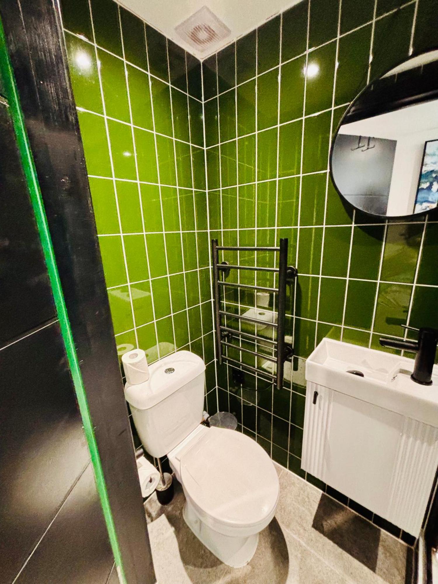 Hackney - No 19 - Vibrant Getaway Apartment